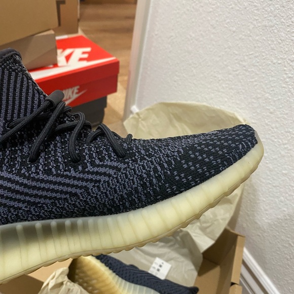 Adidas Yeezy Boost 350 V2 ‘Carbon’ - Picture 10 of 15